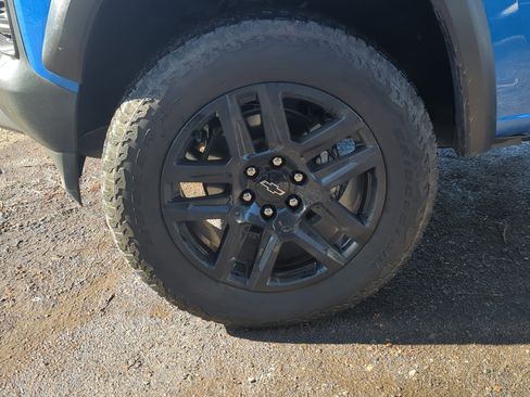 Used 2024 Chevrolet Colorado Trail Boss image 13