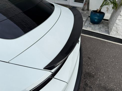 Used 2020 Porsche Taycan image 8