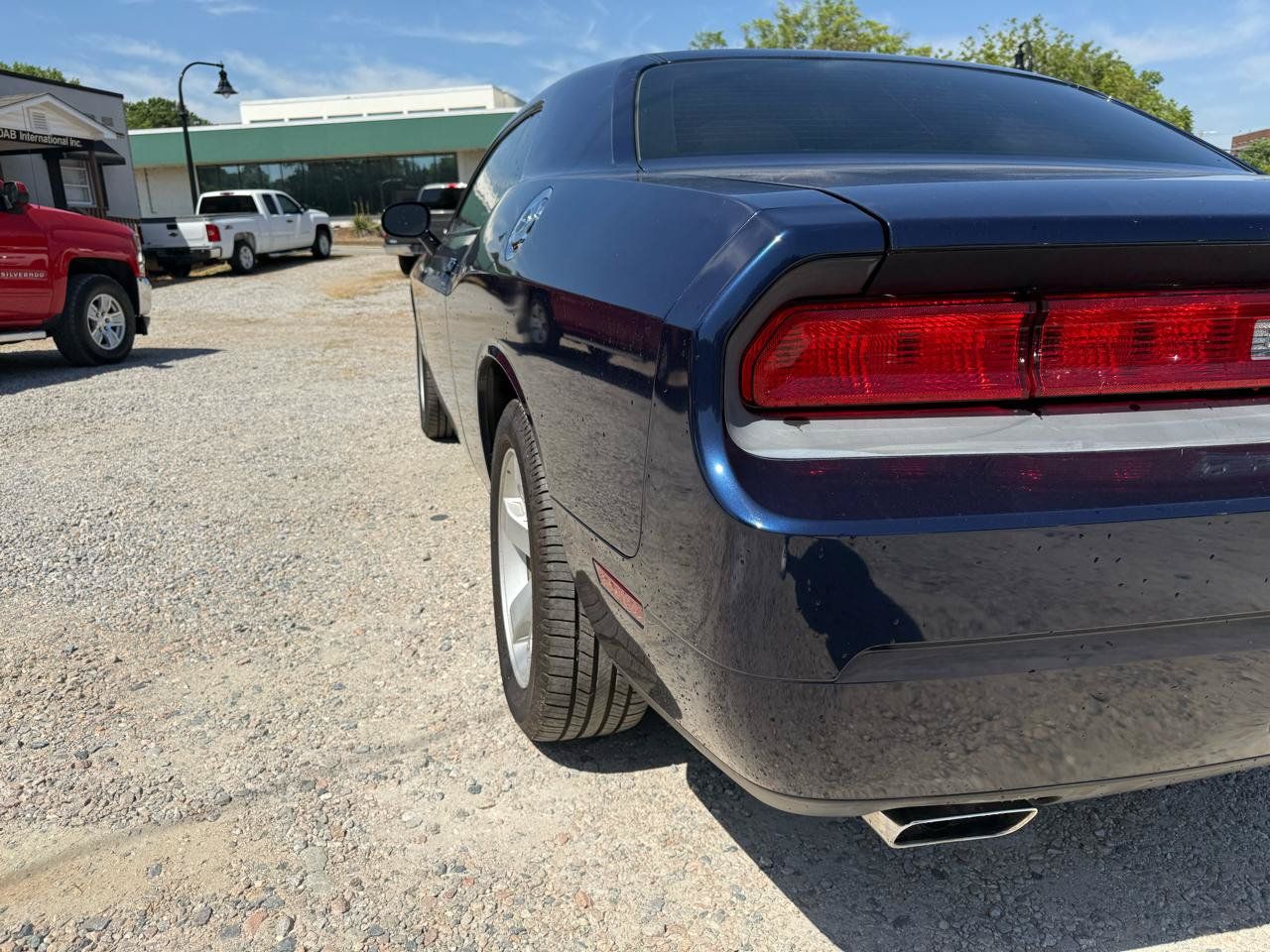 Used 2014 Dodge Challenger SXT RWD image 12