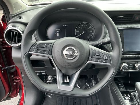Used 2023 Nissan Kicks SV FWD image 14
