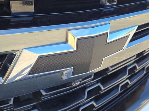 Used 2022 Chevrolet Tahoe Z71 w/ Z71 Off-Road Package image 5