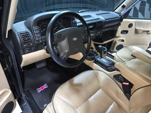 Used 2004 Land Rover Discovery SE image 9