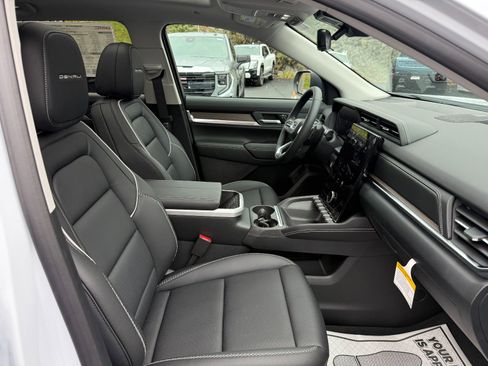 New 2026 GMC Terrain Denali w/ LPO, Floor Liner Package image 22