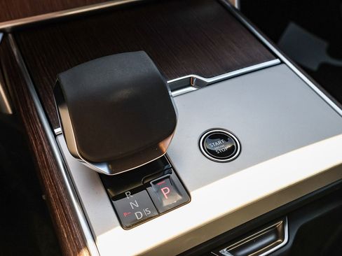 New 2025 Land Rover Range Rover SE image 37