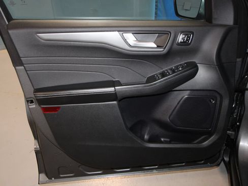 Used 2024 Ford Escape Active w/ Tech Pack #2 AWD/4WD image 5