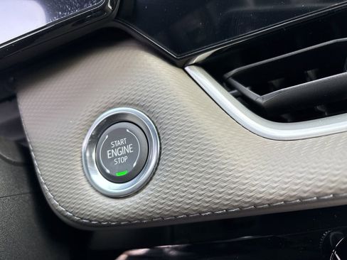 New 2026 Chevrolet Equinox LT w/ Convenience Package II image 11