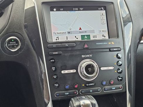 Used 2019 Ford Explorer Limited w/ Limited Luxury Package image 7