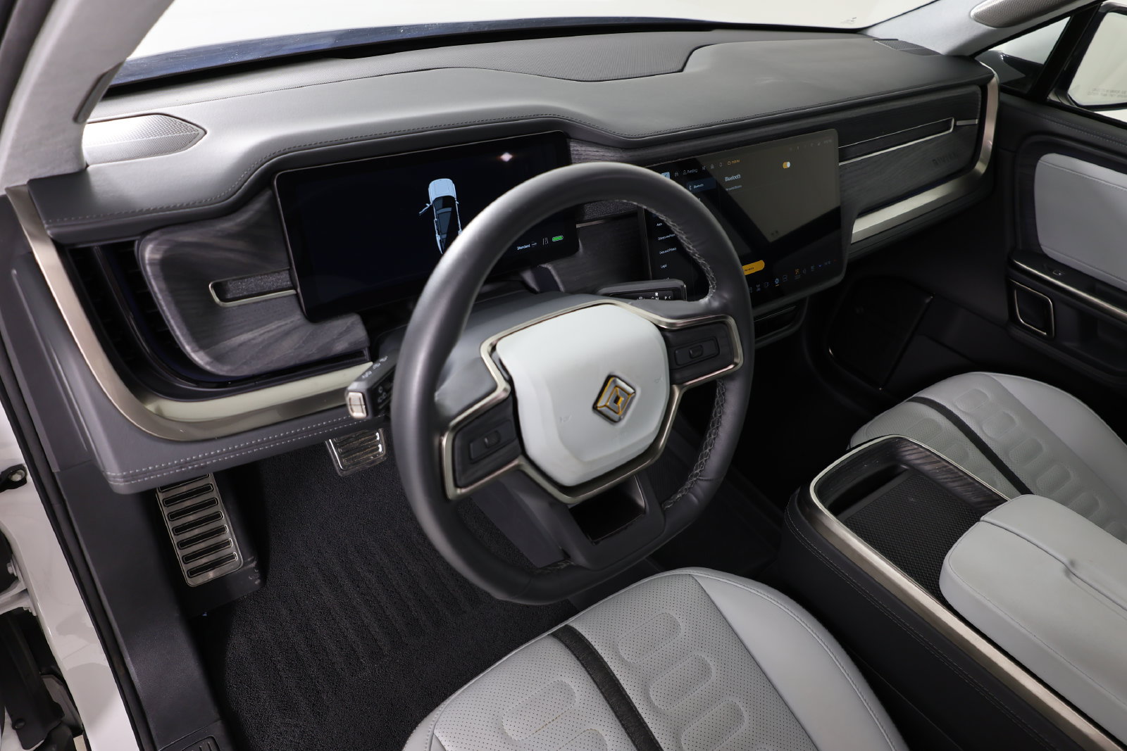 Used 2023 Rivian R1S Adventure Dual AWD/4WD image 22