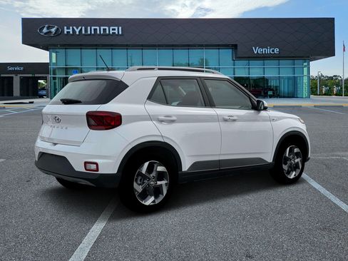 New 2026 Hyundai Venue SEL FWD image 8