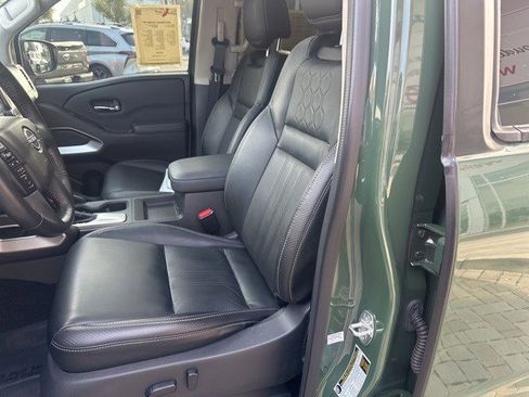 Used 2023 Nissan Frontier SV w/ SV Premium Package image 16