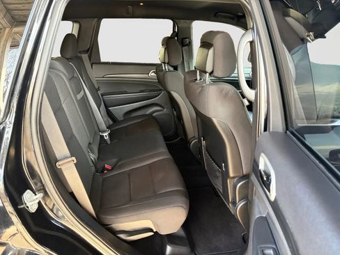 Used 2020 Jeep Grand Cherokee Laredo image 15