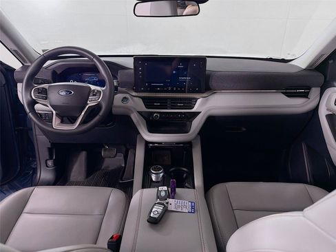 Used 2025 Ford Explorer Active w/ Active Comfort Package AWD/4WD image 27