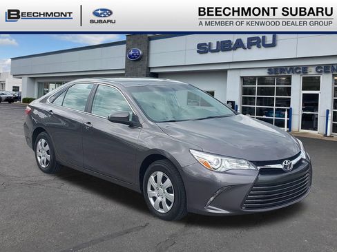 Used 2017 Toyota Camry LE FWD image 1
