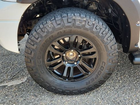 Used 2013 Toyota Tundra 2WD CrewMax w/ Tow Pkg image 7