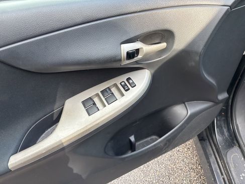 Used 2012 Toyota Corolla S image 7