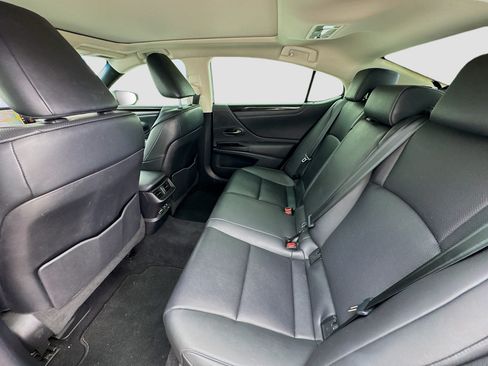 Used 2020 Lexus ES 350 w/ Premium Package FWD image 16