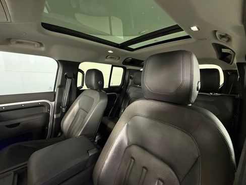 Used 2020 Land Rover Defender 110 SE image 12