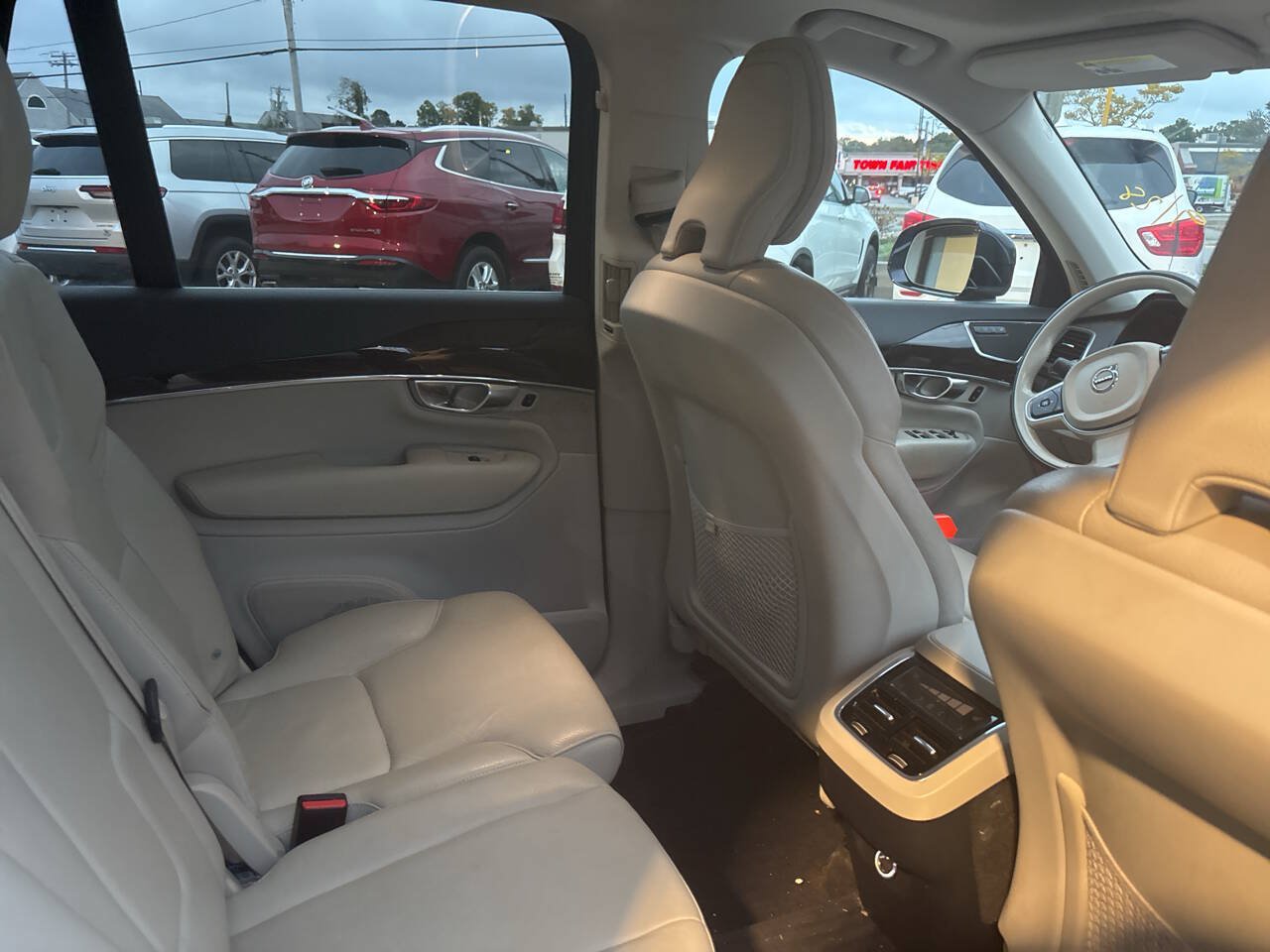 Used 2019 Volvo XC90 T6 Momentum w/ Advanced Package AWD/4WD image 12