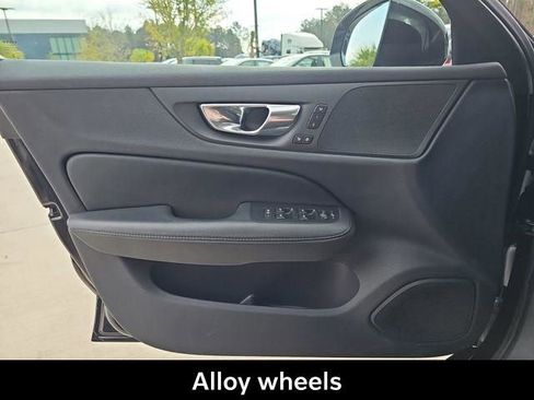 Used 2025 Volvo V60 B5 Cross Country Plus image 35