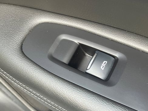 Certified 2025 Cadillac XT6 Premium Luxury image 22