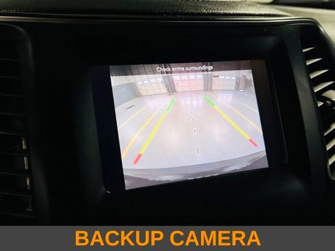 Used 2019 Jeep Cherokee Latitude AWD/4WD image 7