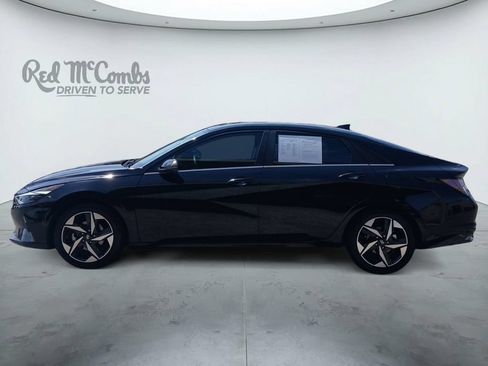 Used 2022 Hyundai Elantra Limited w/ Cargo Package FWD image 2