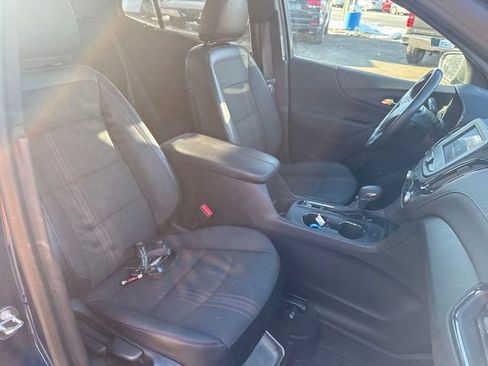 Used 2022 Chevrolet Equinox RS w/ LPO, Floor Liner Package image 29