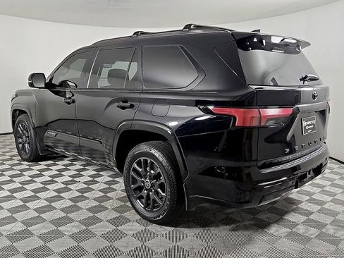 Used 2024 Toyota Sequoia Platinum AWD/4WD image 6