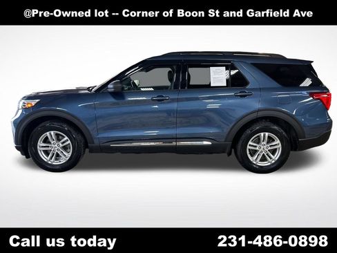 Used 2020 Ford Explorer XLT w/ Comfort Package AWD/4WD image 2