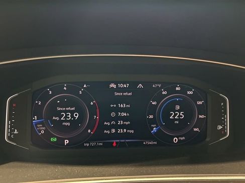 Used 2021 Volkswagen Tiguan SEL AWD/4WD image 11