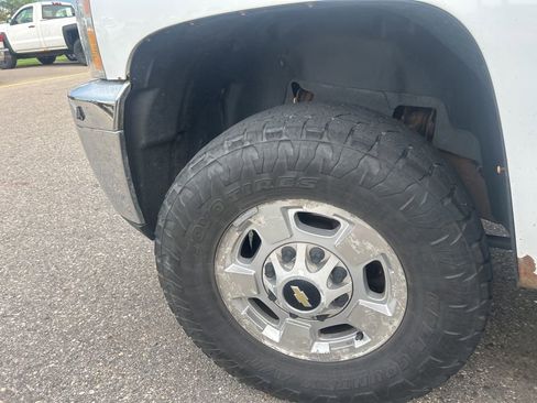 Used 2013 Chevrolet Silverado 2500 W/T w/ Snow Plow Prep Package image 17