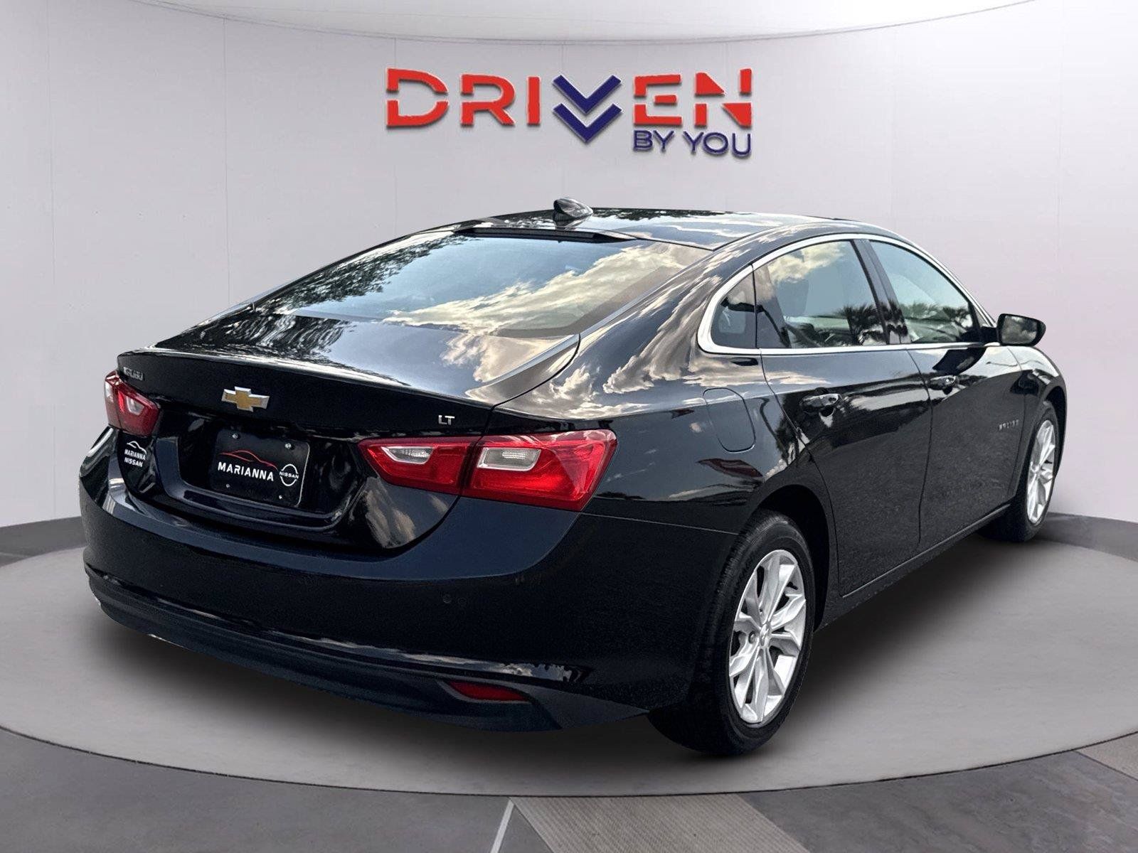 Used 2025 Chevrolet Malibu LT FWD image 3