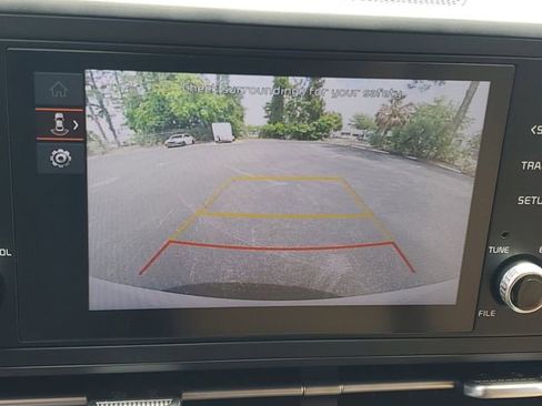 Used 2023 Kia Carnival LX FWD image 25