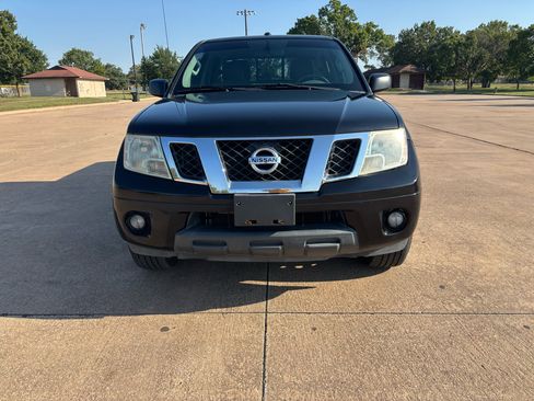 Used 2015 Nissan Frontier SV w/ SV Value Truck Package image 5