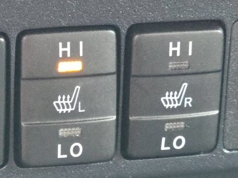 Used 2015 Toyota RAV4 Limited AWD/4WD image 8