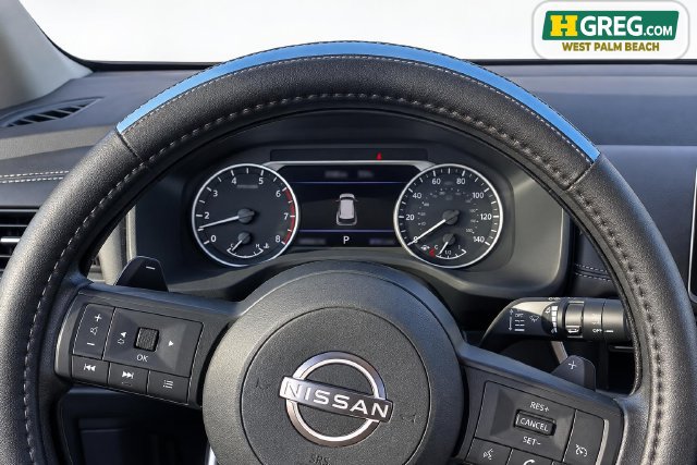 Used 2023 Nissan Rogue S AWD/4WD image 11