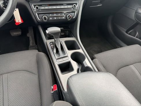Used 2020 Kia Optima LX image 16