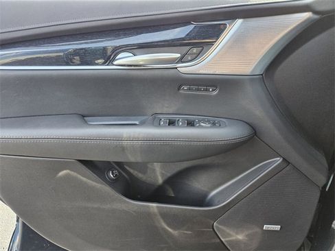 Certified 2025 Cadillac XT5 Premium Luxury image 30