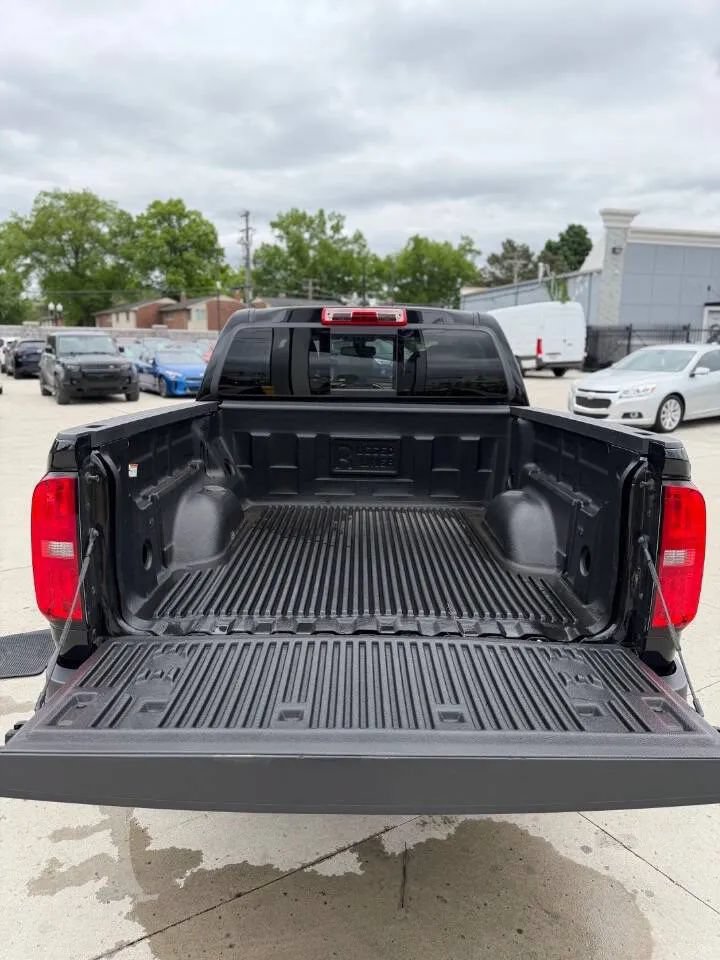 Used 2022 Chevrolet Colorado LT w/ LT Convenience Package AWD/4WD image 19