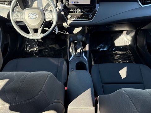 Used 2025 Toyota Corolla LE image 13