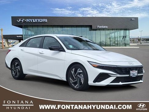 Used 2025 Hyundai Elantra Hybrid FWD image 1