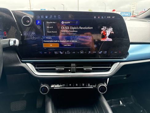 Used 2024 Chevrolet Equinox EV LT AWD/4WD image 18