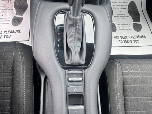 Used 2025 Honda HR-V LX image 10