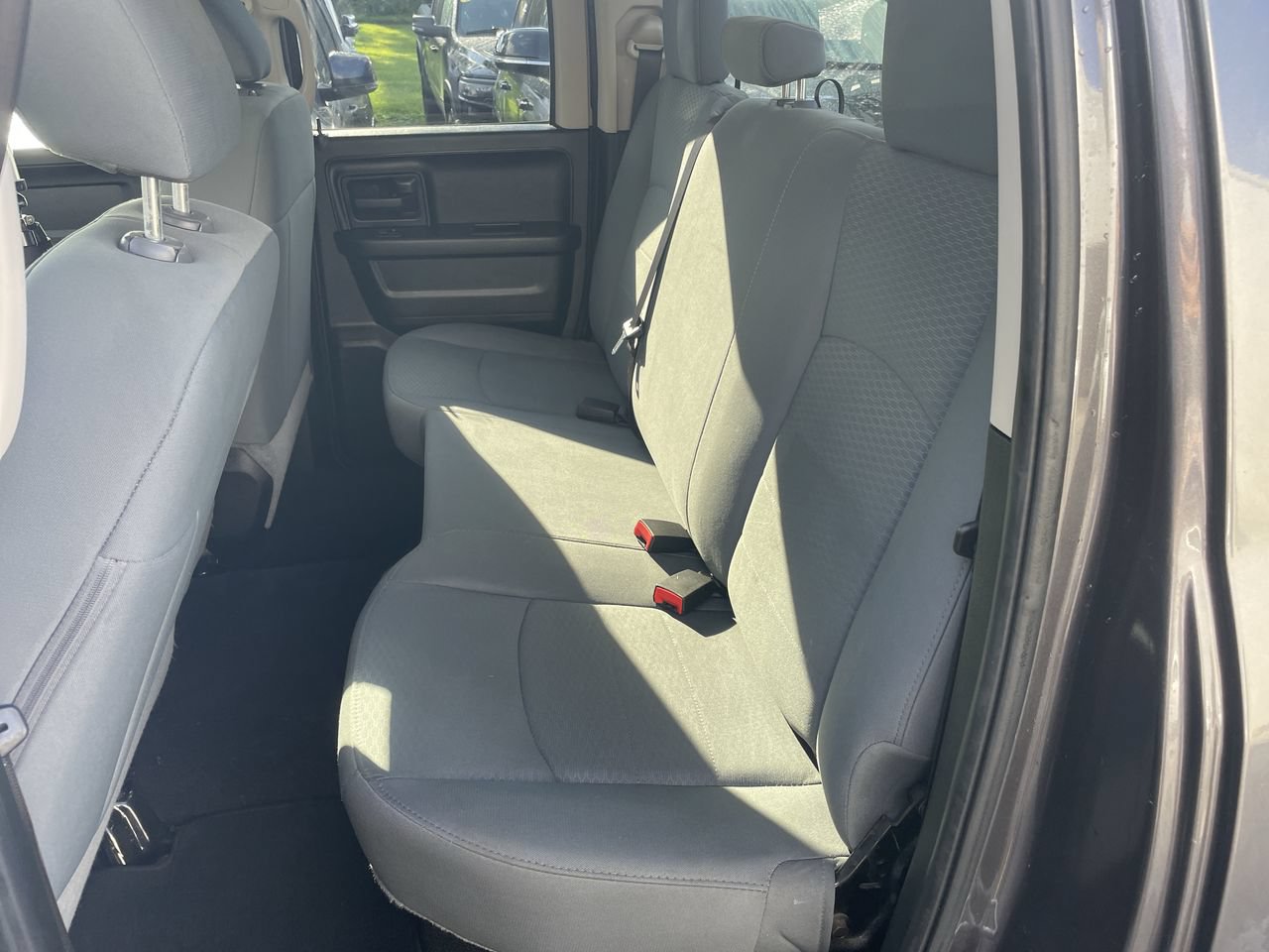 Used 2018 RAM 1500 Express AWD/4WD image 37