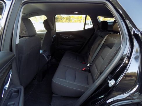 Used 2023 GMC Terrain SLE w/ Driver Convenience Package image 29