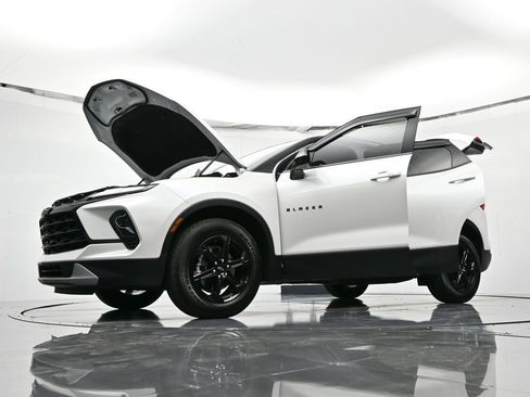 Certified 2023 Chevrolet Blazer LT w/ Convenience Package image 47