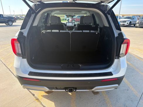 New 2026 Ford Explorer Platinum w/ LUX Leather Package AWD/4WD image 20