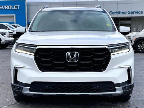 Used 2023 Honda Pilot Elite image 3