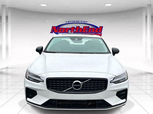 Used 2022 Volvo S60 B5 Inscription image 8