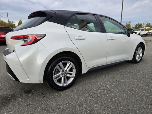 Used 2021 Toyota Corolla Hatchback image 13